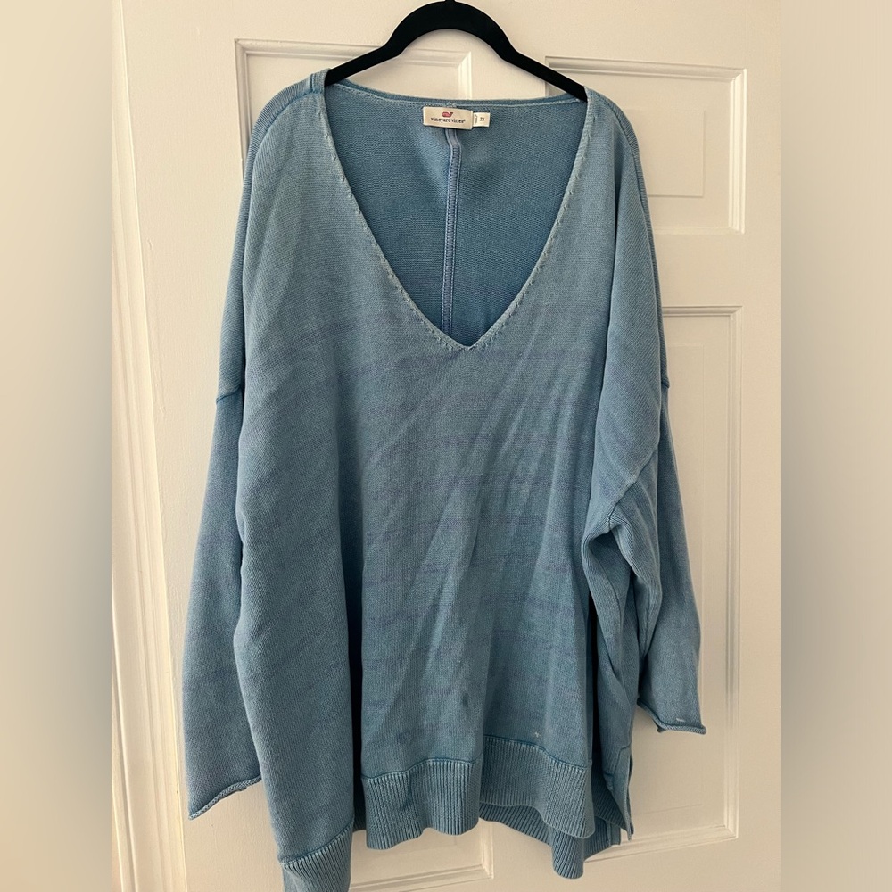 vineyard vines size 2x blue sweater with light blue lines
